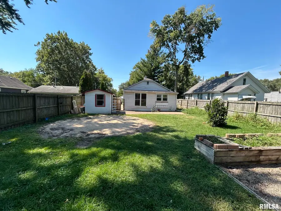 1202 Maple Street, Pekin, IL 61554 - #2