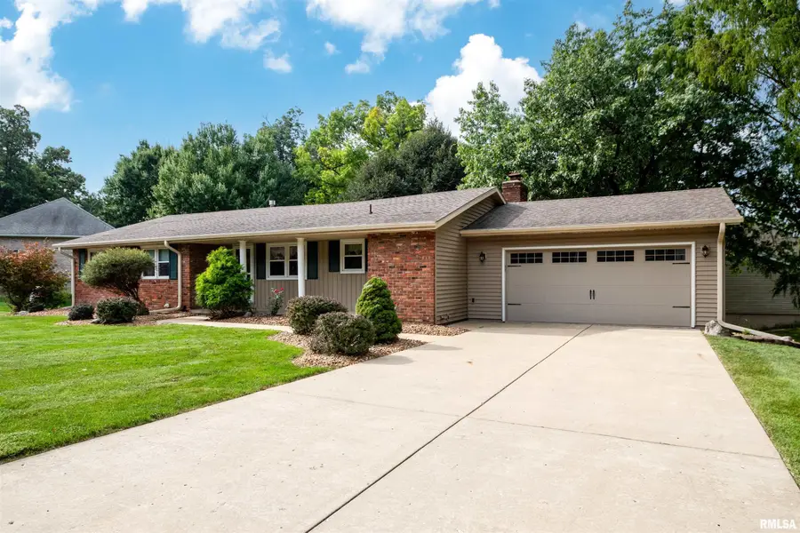 1808 Oakwood Drive, Pekin, IL 61554 - #2
