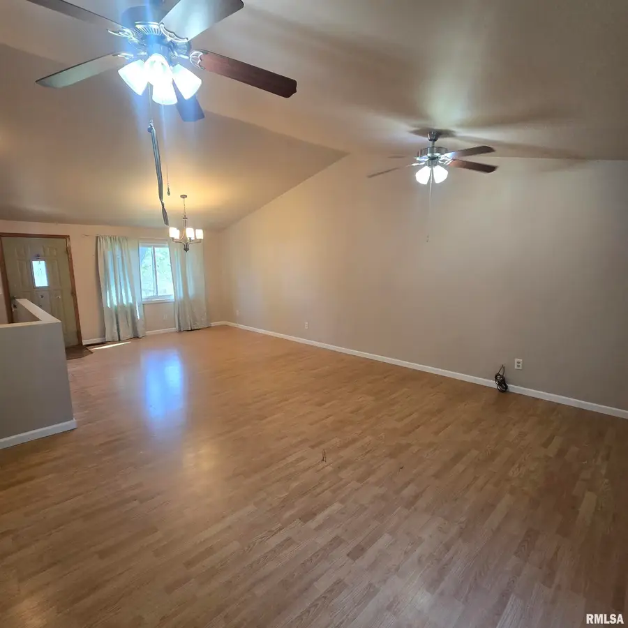 1125 Rosemary Road, Pekin, IL 61554 - #2
