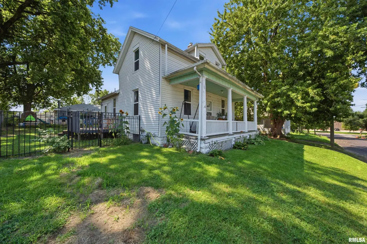 912 Margaret Street, Pekin, IL 61554 - #1
