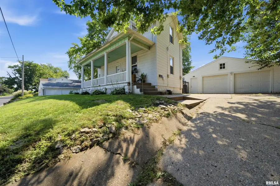 912 Margaret Street, Pekin, IL 61554 - #3