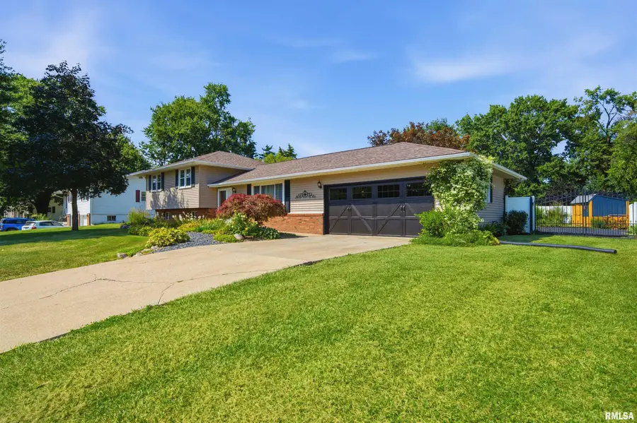 215 Lincoln Road, Canton, IL 61520 - #3