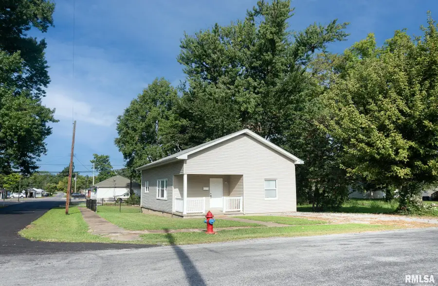 921 S 14th Street, Herrin, IL 62948 - #2