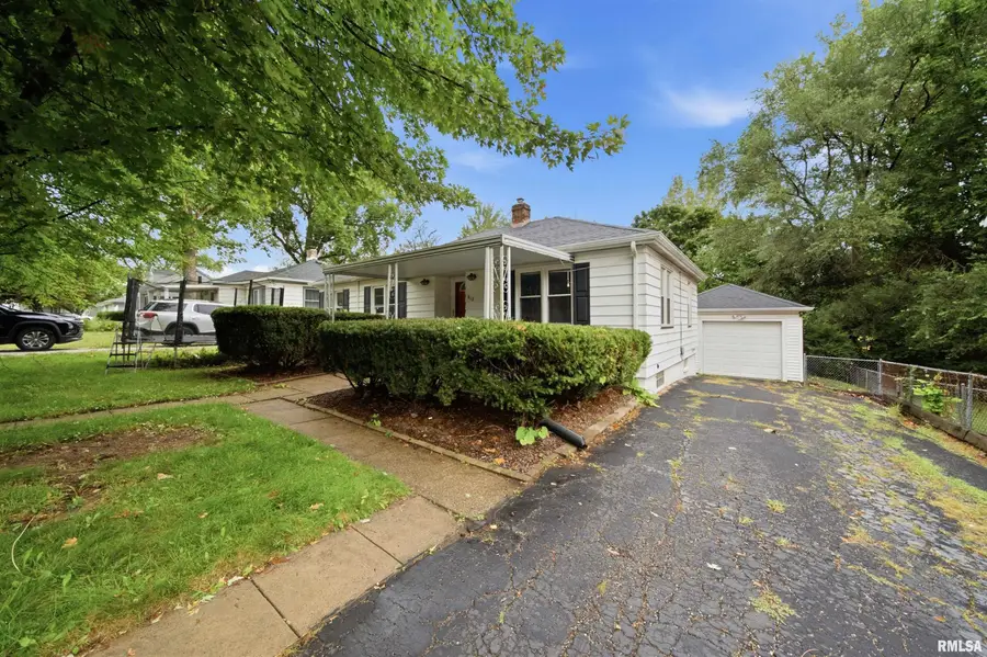 812 N Fernwood Circle, Peoria, IL 61604 - #2