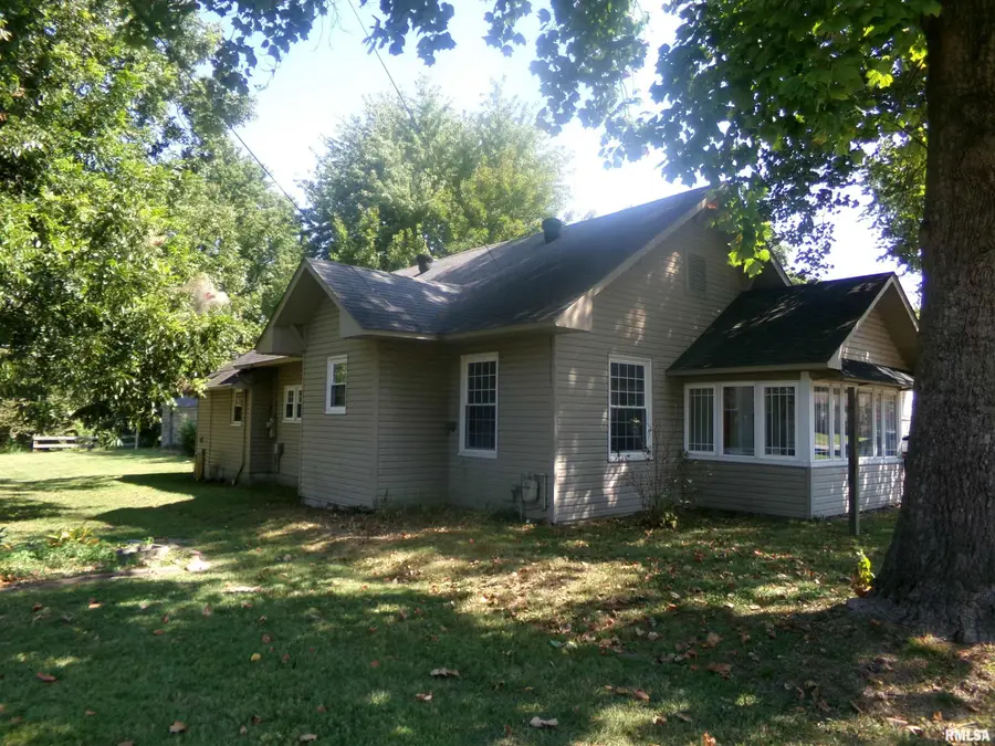 1315 W Monroe Street, Herrin, IL 62948 - #3