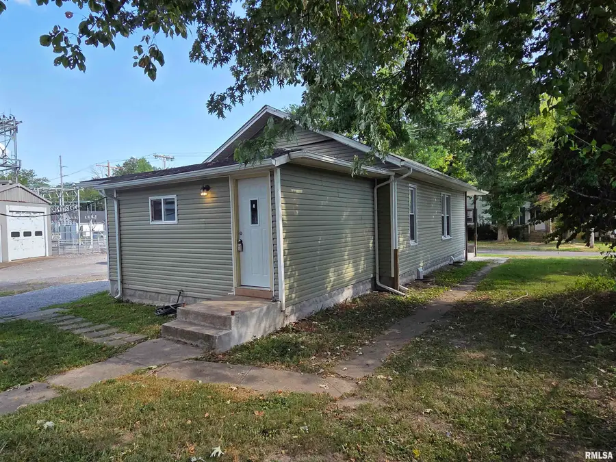 608 E Broadway Boulevard, Johnston City, IL 62951 - #2