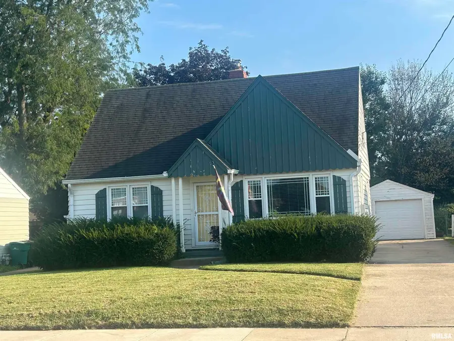 2922 W Alice Avenue, West Peoria, IL 61604 - #3