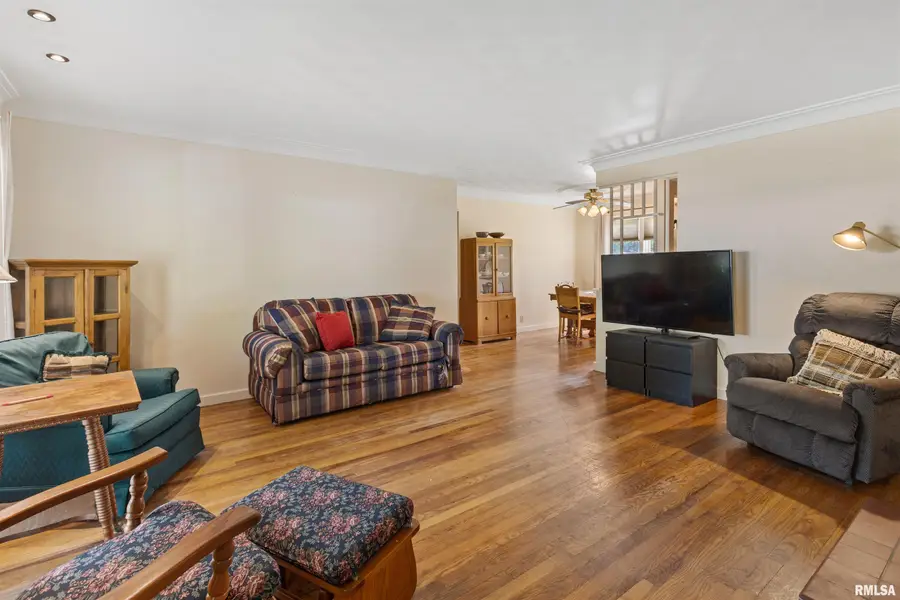806 S Skyline Drive, Carbondale, IL 62901 - #3