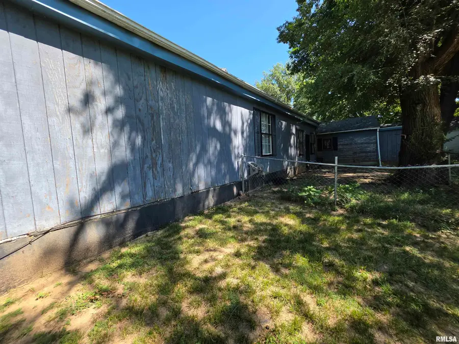 500 E Main Street, Bryant, IL 61519 - #2