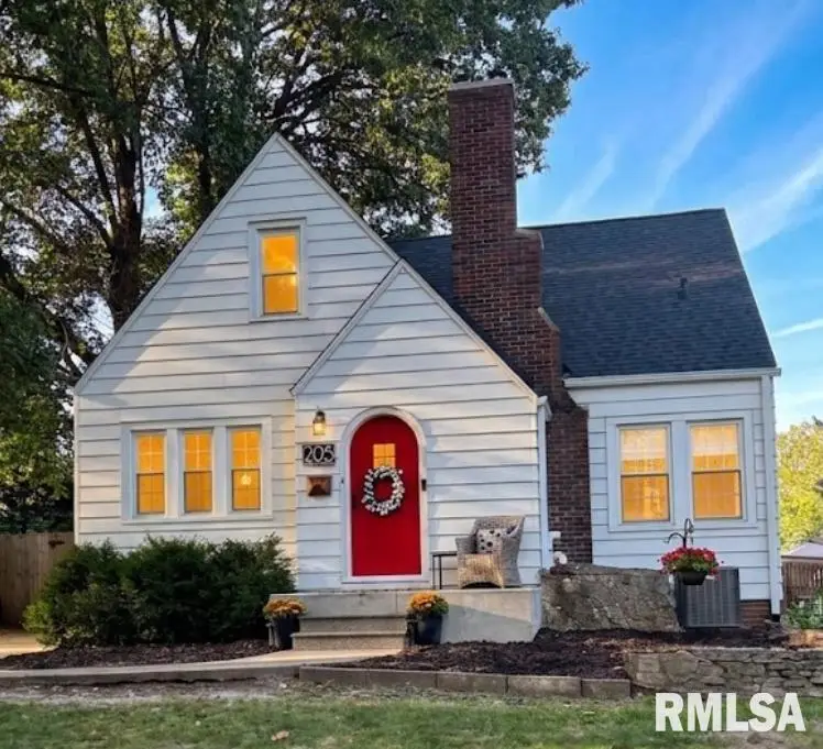 205 W Maywood Avenue, Peoria, IL 61604 - #1