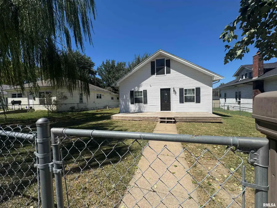 203 Maple Street, Zeigler, IL 62999 - #2