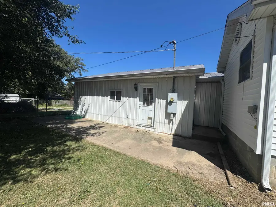 203 Maple Street, Zeigler, IL 62999 - #3