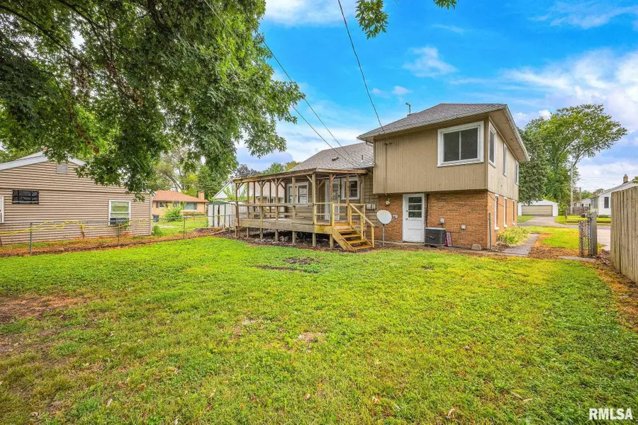 1403 S 9th Street, Pekin, IL 61554 - #2