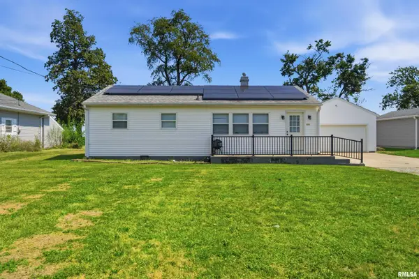 200 S Francis Street, Washburn, IL 61570