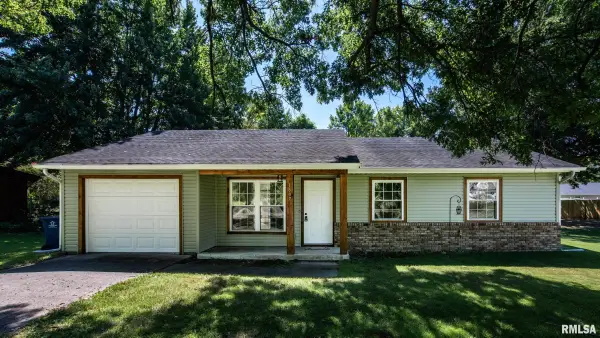 1607 E Pickett Lane, Marion, IL 62959