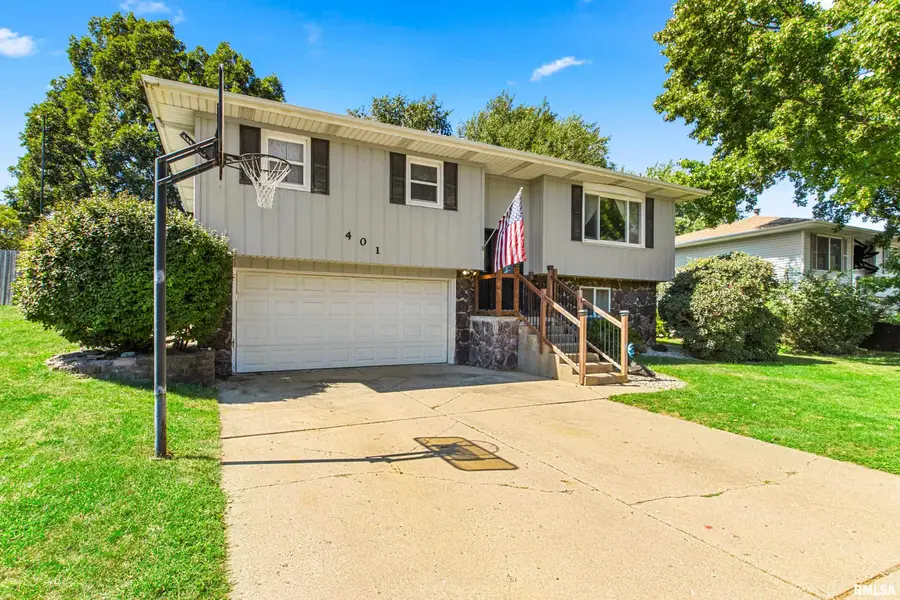 401 Pecan Street, Pekin, IL 61554 - #2