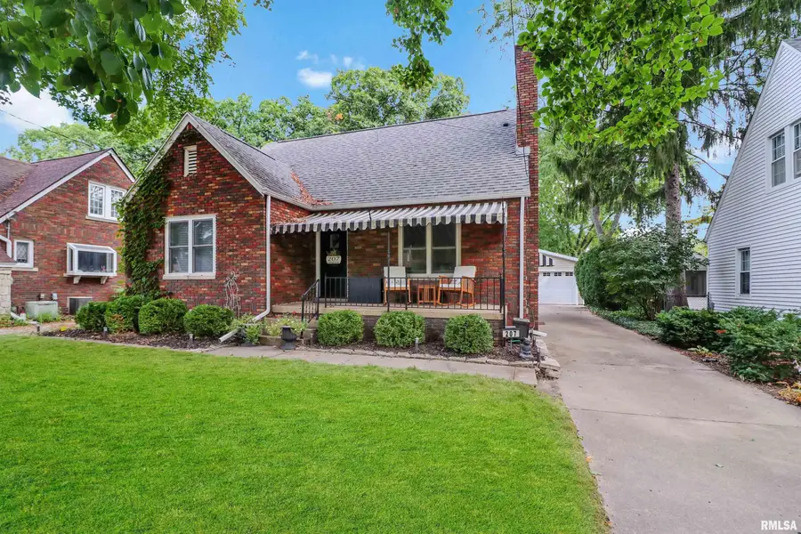 207 E Embert Place, Peoria, IL 61603 - #2