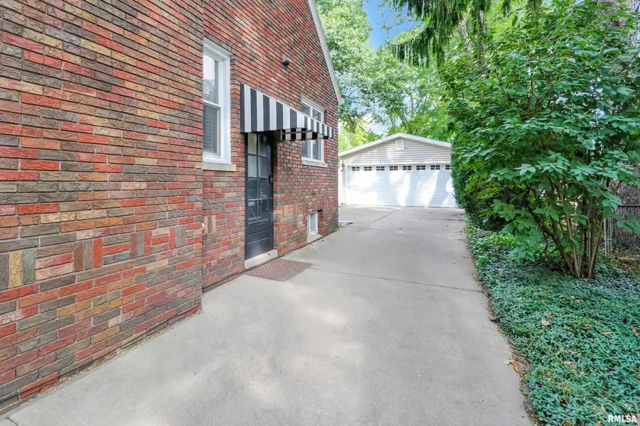 207 E Embert Place, Peoria, IL 61603 - #3