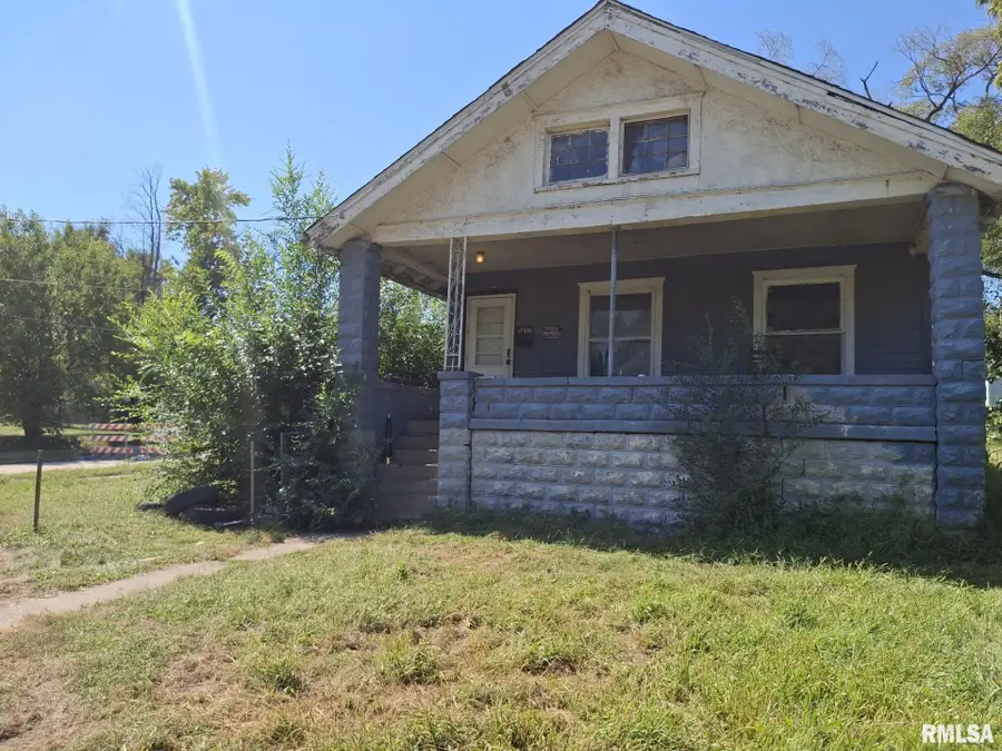 1415-1417 S Greenlawn Avenue, Peoria, IL 61605 - #2