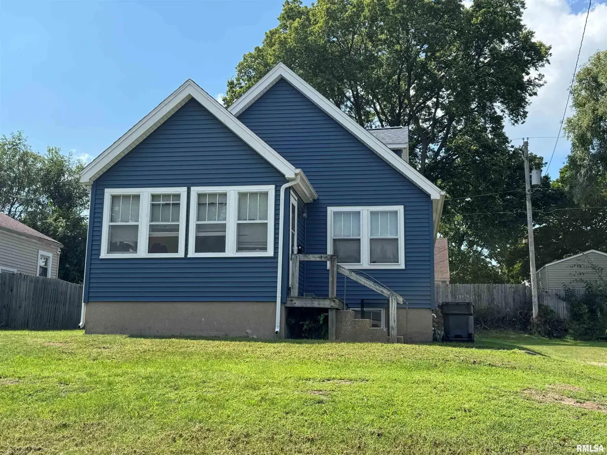 1109 S 10th Street, Pekin, IL 61554 - #1
