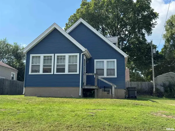 1109 S 10th Street, Pekin, IL 61554