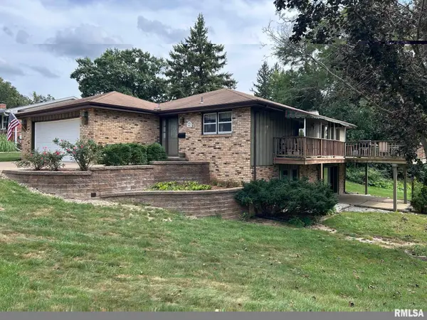 1612 Summit Drive, Pekin, IL 61554