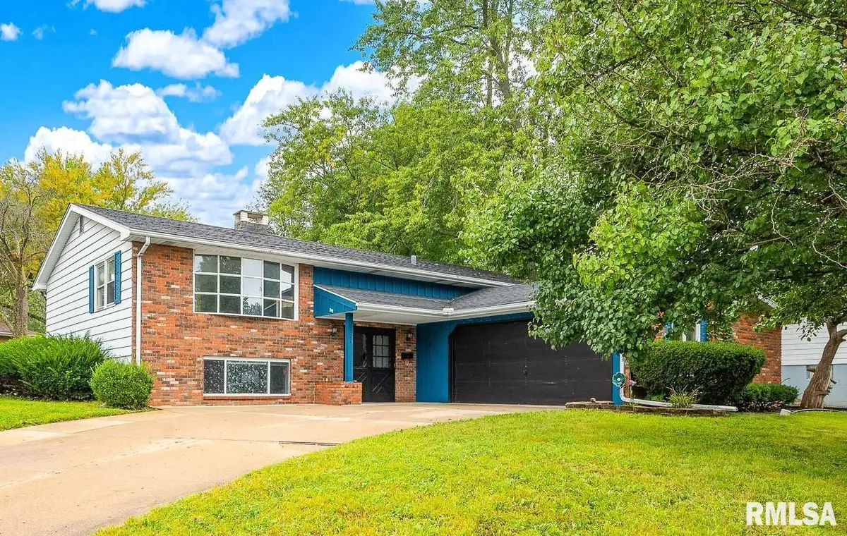 2922 W Gilbert Avenue, Peoria, IL 61604 - #1