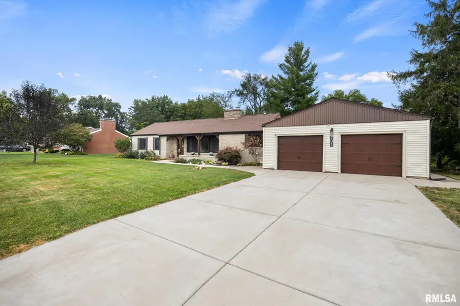 701 Crestview Drive, Washington, IL 61571 - #2