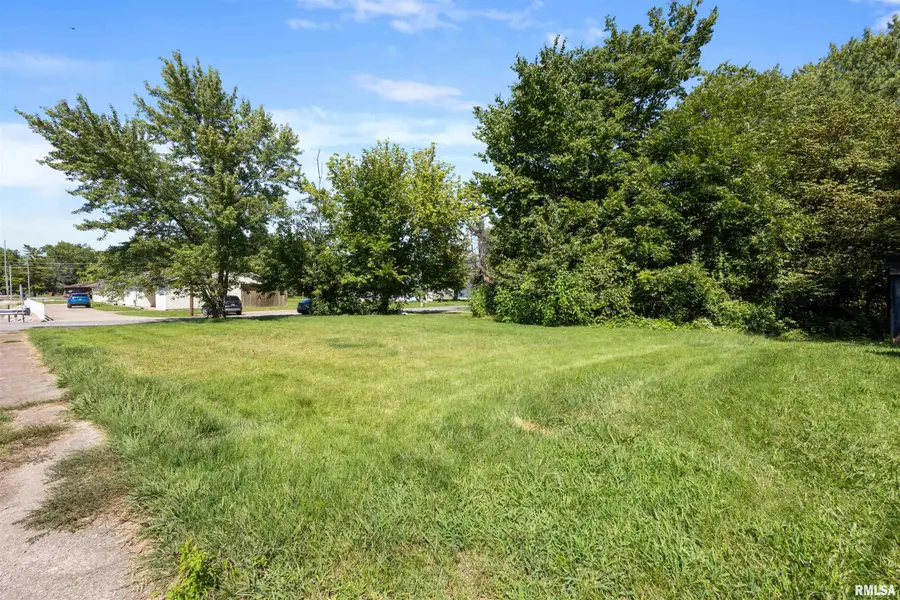 711 N Garfield Street, Marion, IL 62959 - #2