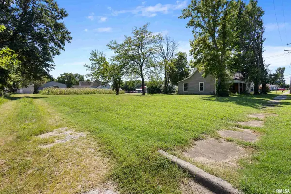 907 W White Street, Marion, IL 62959