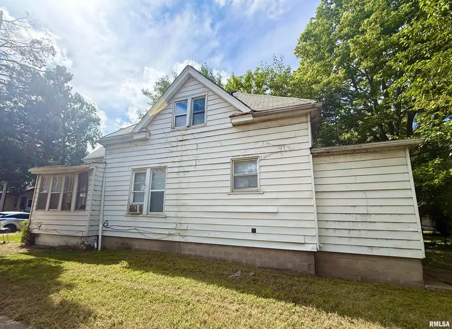 1011 E Frye Avenue, Peoria, IL 61603 - #2