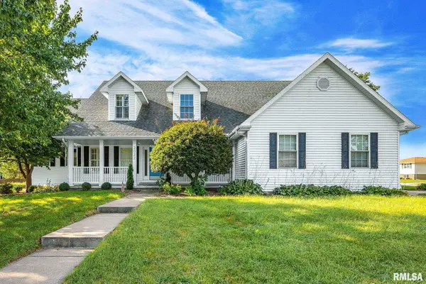 2022 W White Clover Drive, Chillicothe, IL 61523