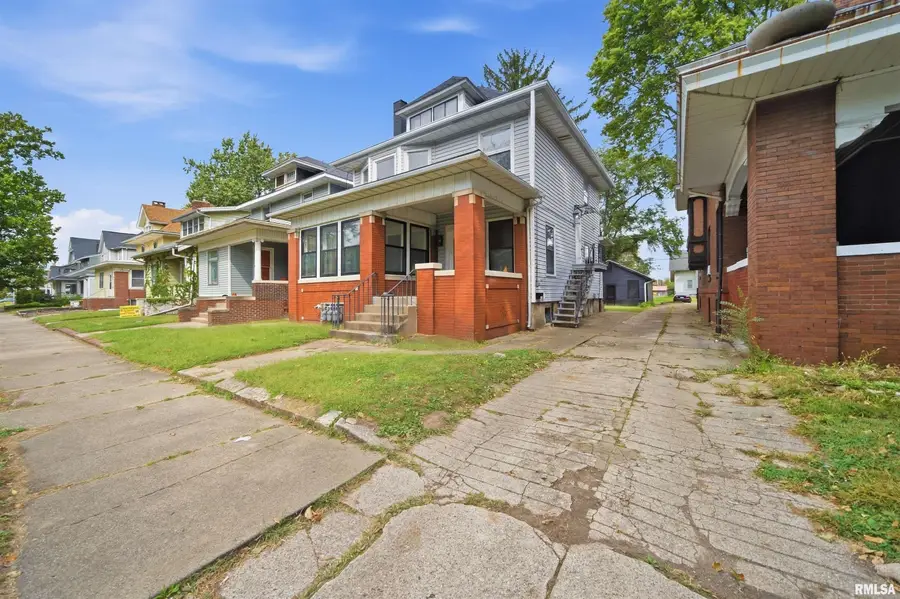 1611 W Barker Avenue, Peoria, IL 61606 - #3