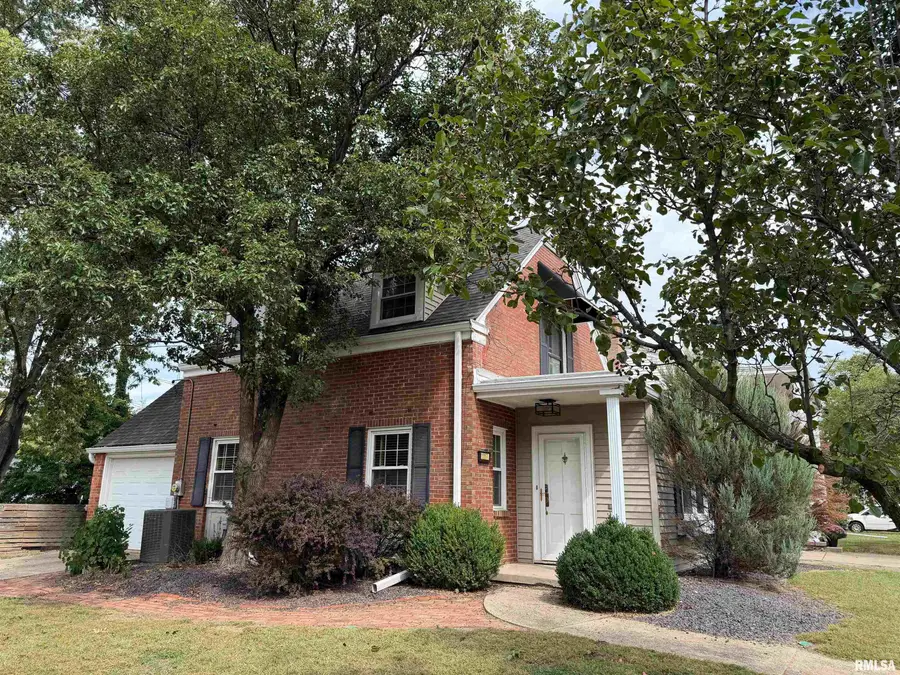 1117 E Fairoaks Avenue, Peoria, IL 61603 - #2