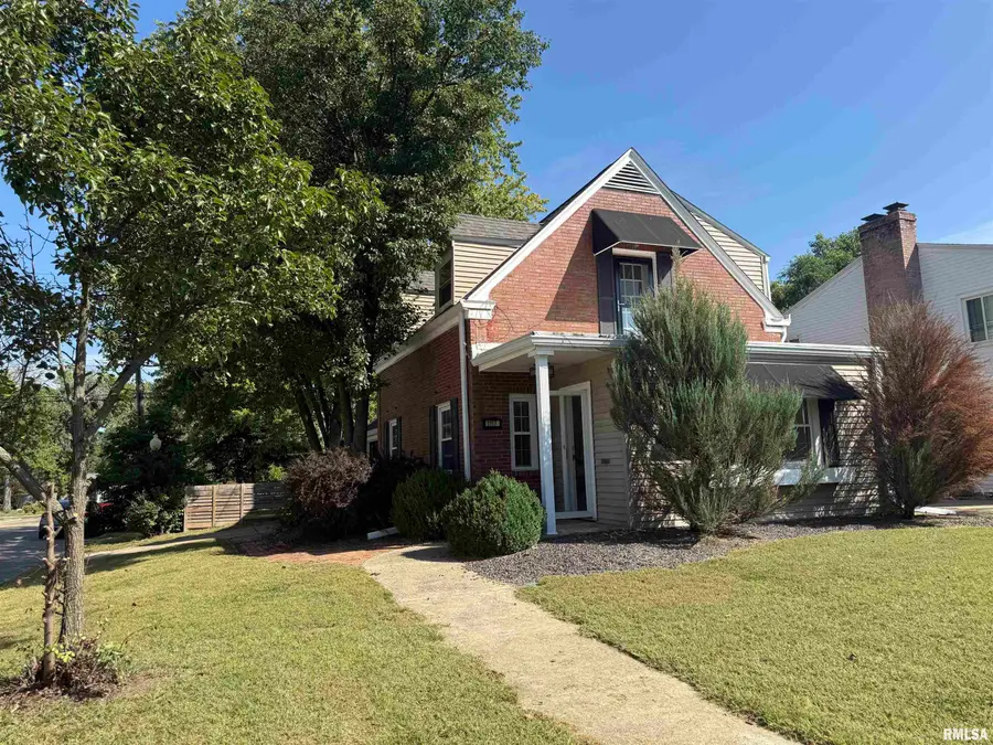 1117 E Fairoaks Avenue, Peoria, IL 61603 - #3