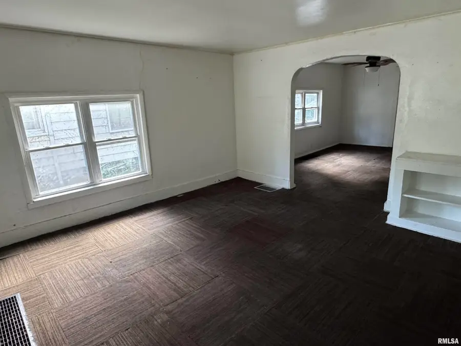 410 E Thrush Avenue, Peoria, IL 61603 - #3