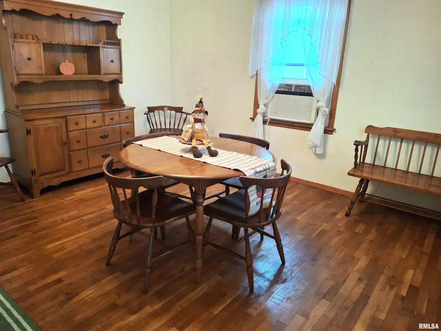 610 Maple Street, Canton, IL 61520 - #3