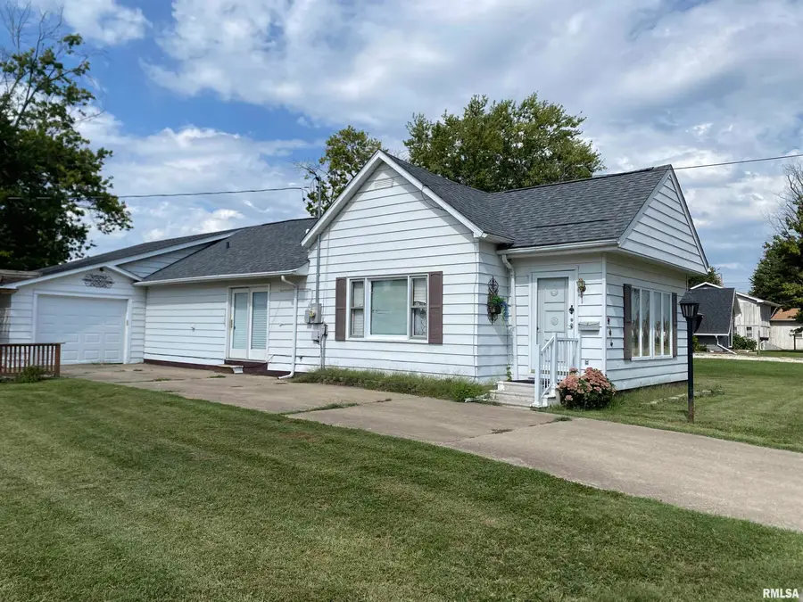 946 S 7th Avenue, Canton, IL 61520 - #2