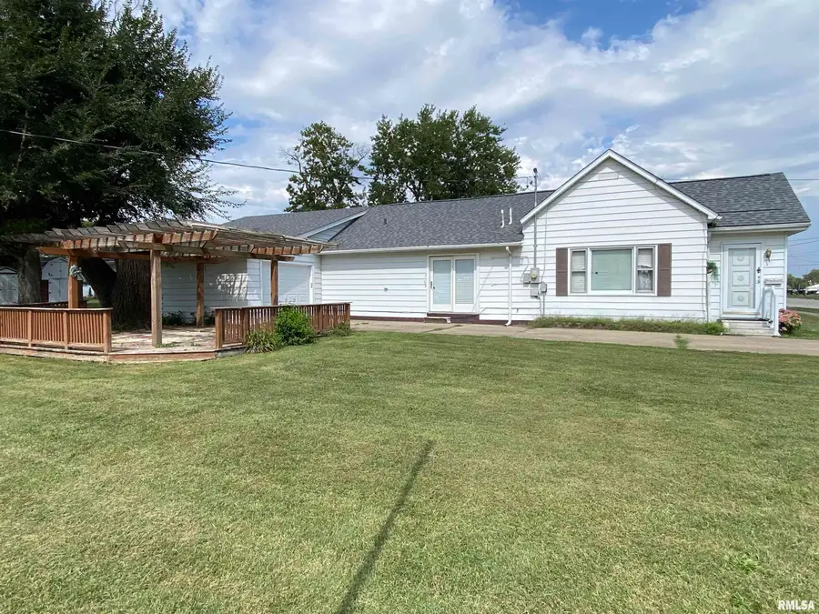 946 S 7th Avenue, Canton, IL 61520 - #3