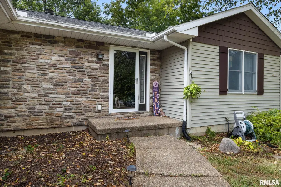 23 Brandy Lane, Mackinaw, IL 61755 - #2
