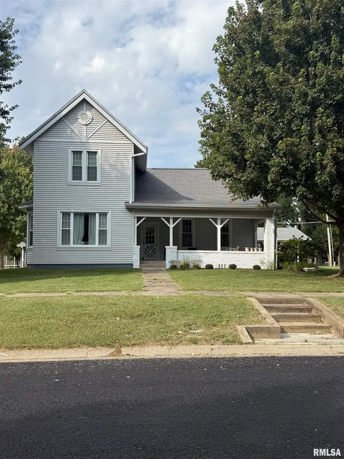 609 E 3rd Street, Delavan, IL 61734 - #1