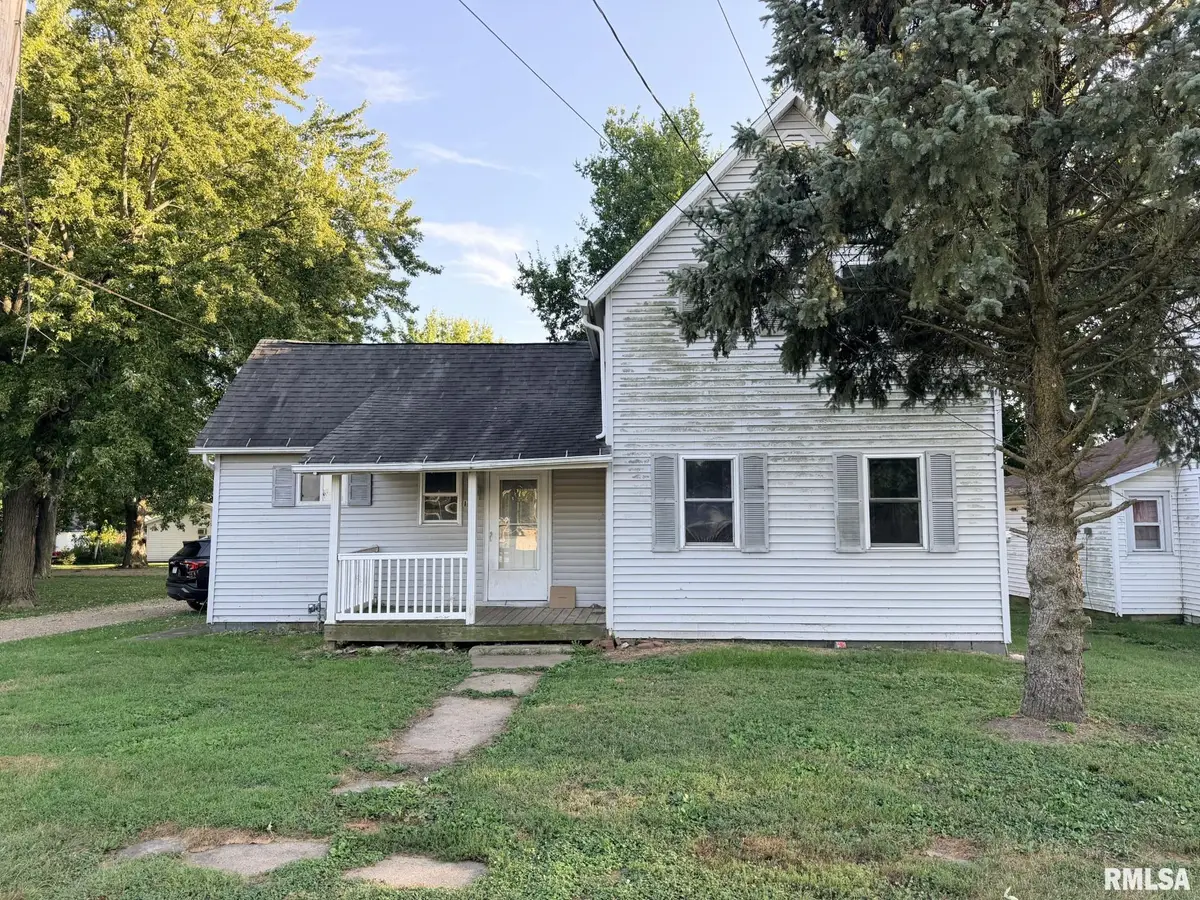 131 E Jefferson Street, Cuba, IL 61427 - #1