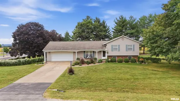15717 N Brougham Drive, Chillicothe, IL 61523