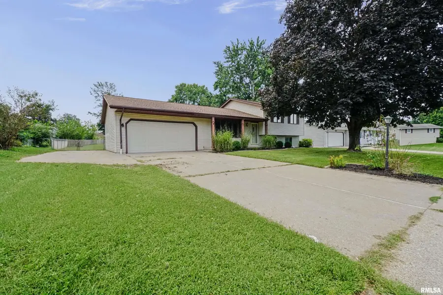 505 Georgia Parkway, Washington, IL 61571 - #3