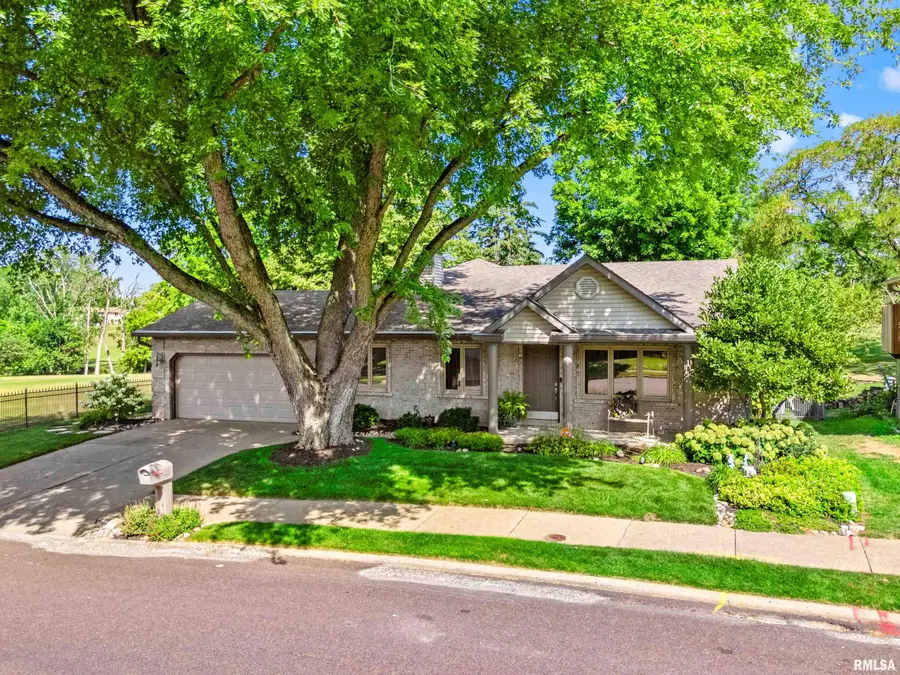 2017 Highwood Avenue, Pekin, IL 61554 - #2