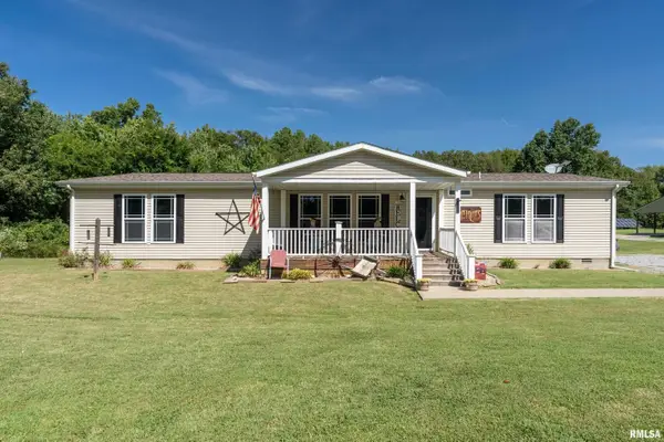 1390 Woolard Road, Eldorado, IL 62930