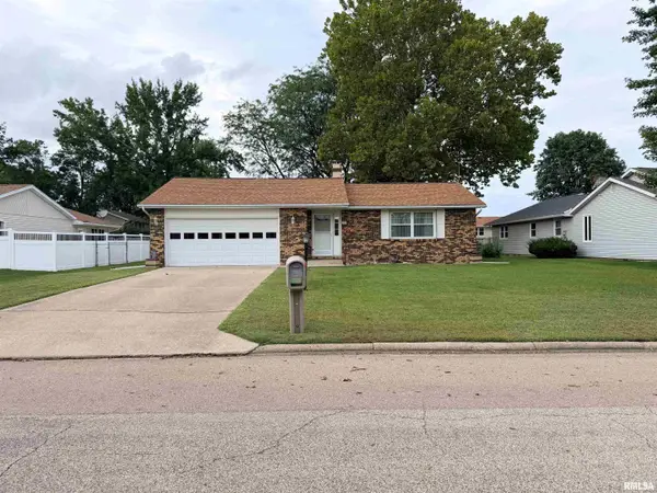 331 New Salem Drive, Canton, IL 61520
