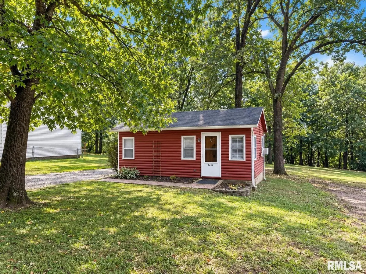 3210 W Glen Avenue, Peoria, IL 61615 - #1