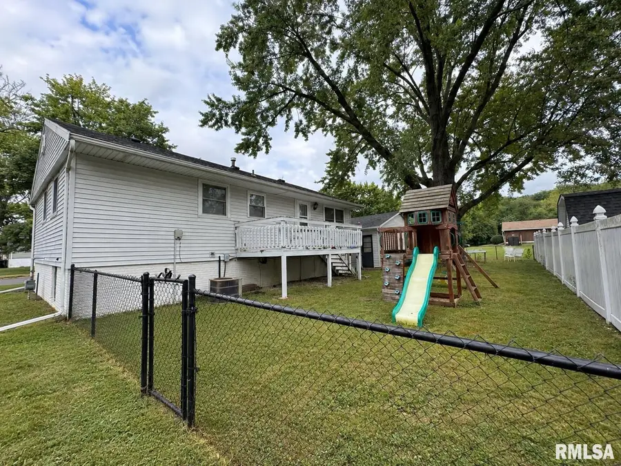 2200 Dominion Avenue, Pekin, IL 61554 - #3