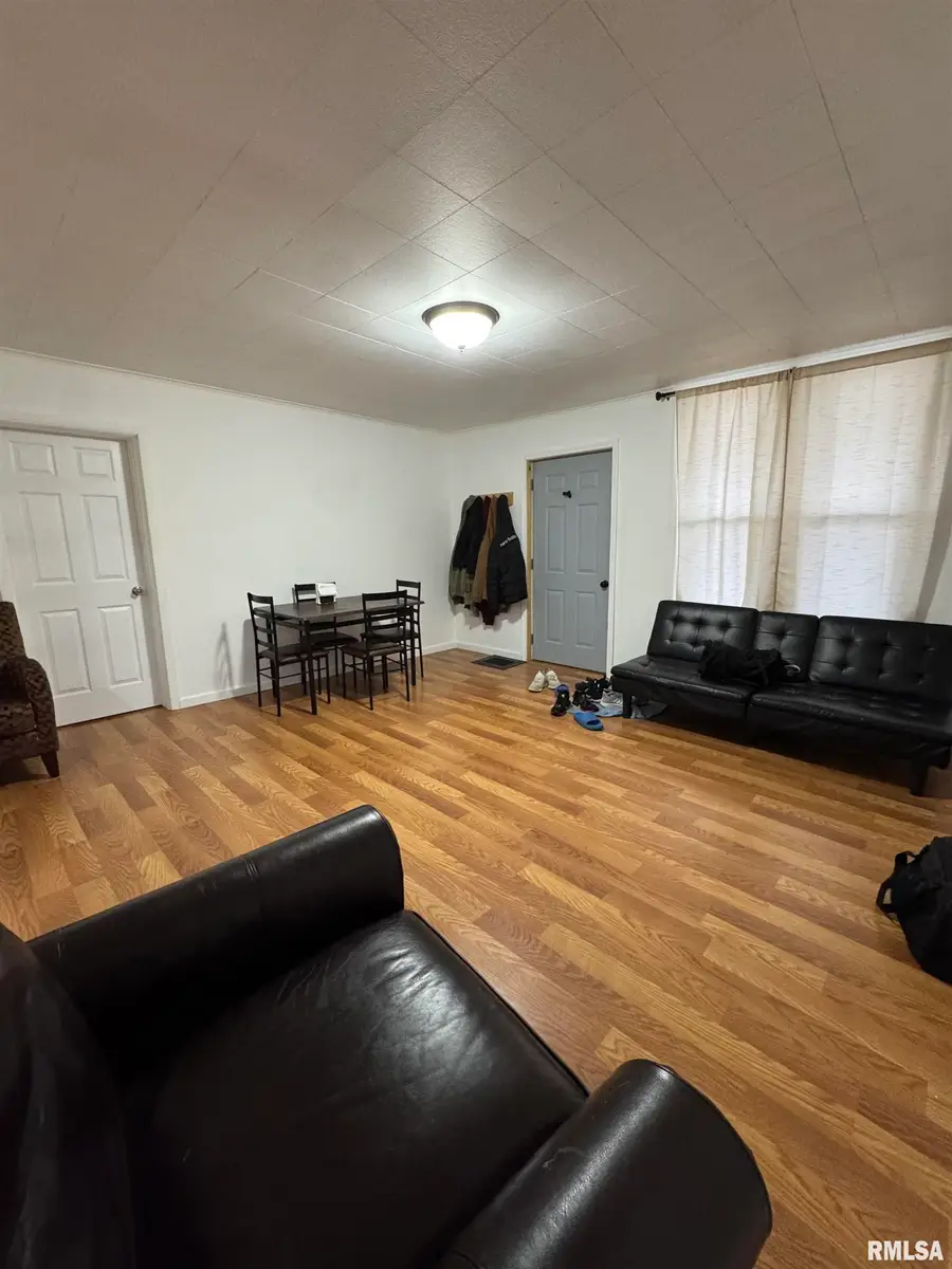 128 W Adams Street, Macomb, IL 61455 - #3